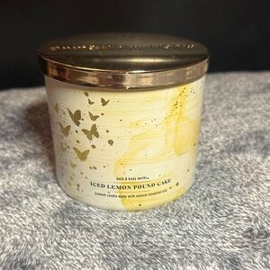 Bath & Body Works Iced Lemon Pound Cake Candle 3 wick new